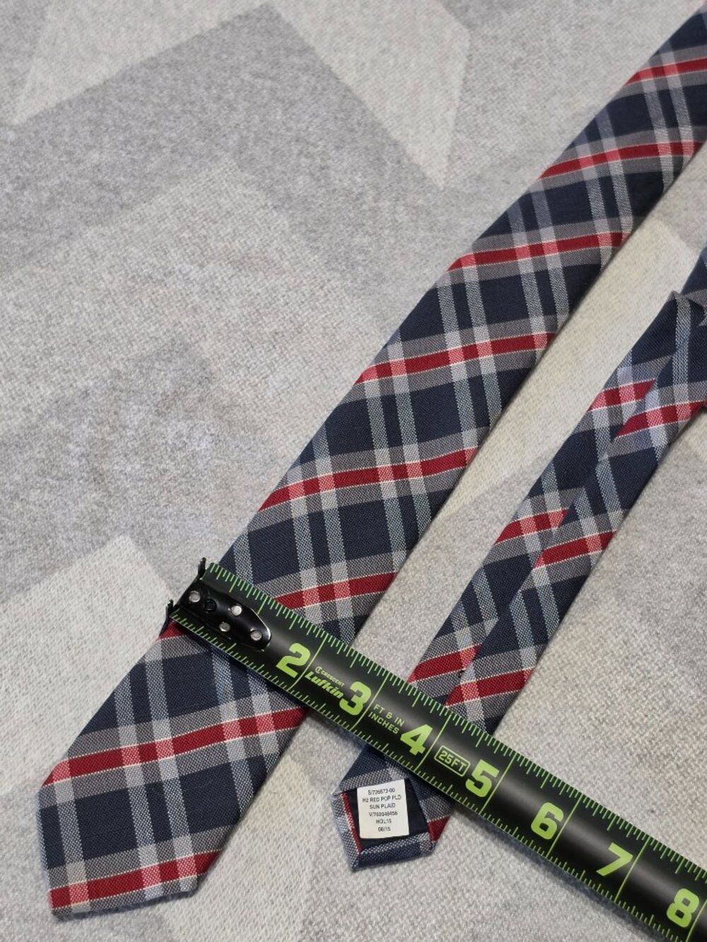 Banana Republic Slim Navy & Red Plaid Tie 2.75” Wide Polyester Classic Look - Picture 2 of 5